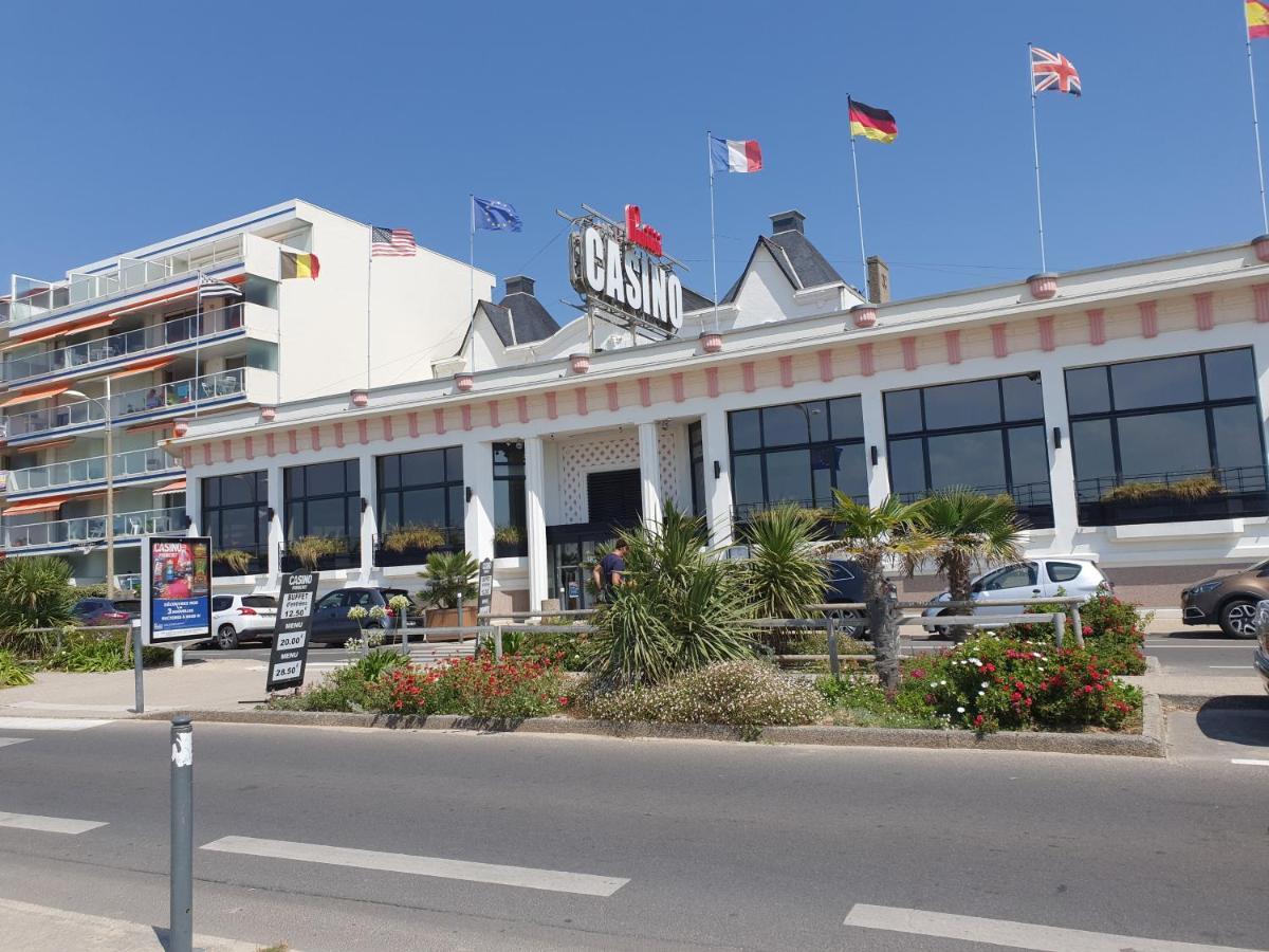 Le Studio Galliéni vue panoramique face mer a fait peau neuve! Pornichet Extérieur photo