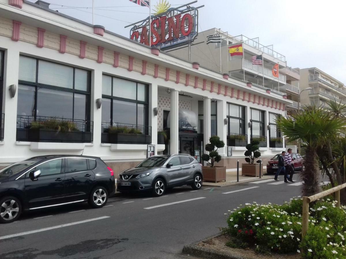 Le Studio Galliéni vue panoramique face mer a fait peau neuve! Pornichet Extérieur photo